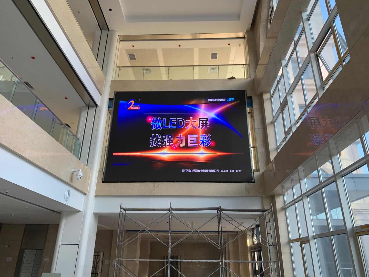 唐山某医院大厅26平米Q2.5室内全彩LED显示屏应用效果展示